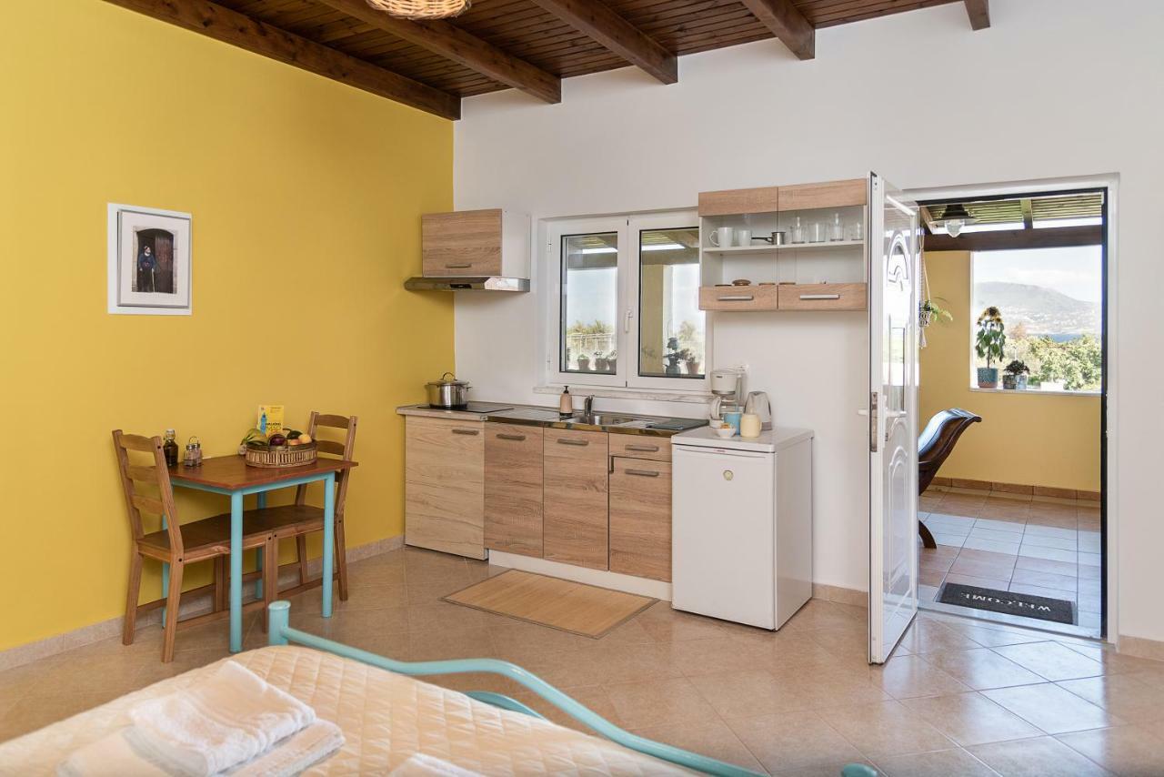 La Siesta Appartement Marathi  Buitenkant foto