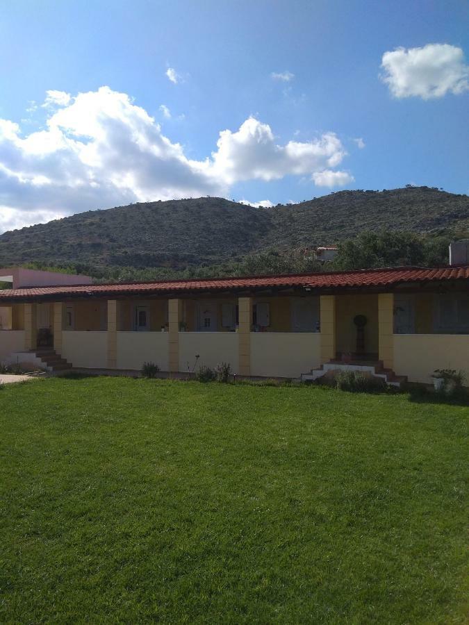 La Siesta Appartement Marathi  Buitenkant foto